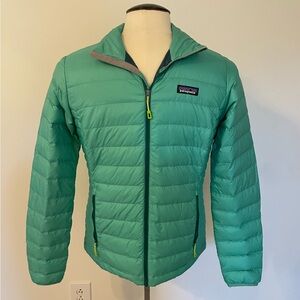Patagonia Women’s Down Sweater / Light Puffer Jacket in Dark Mint